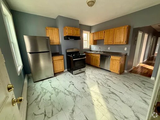 Building Photo - 180 Quincy St Unit 2 Rental