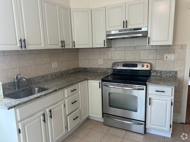 Building Photo - 216 N Fulton St Unit 2 Rental