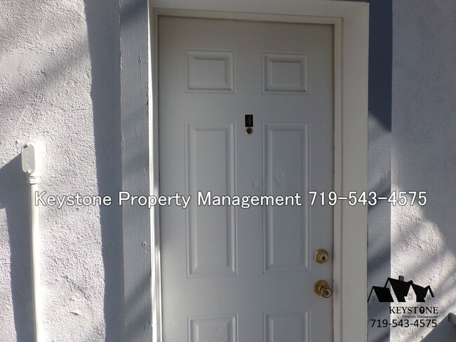 Photo - ALL UTILITIES INCLUDED! Upstairs -  1 Bed/1 Bath Apartment with $375 Off Move In Special!  $750/$750 Unit 4