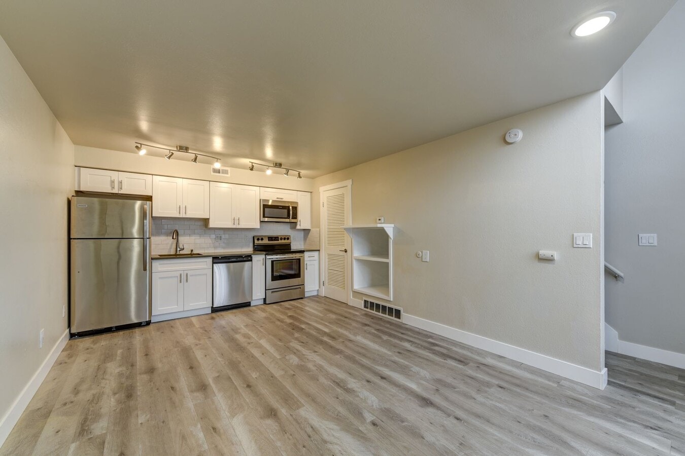 Crestview Townhomes - Crestview Townhomes