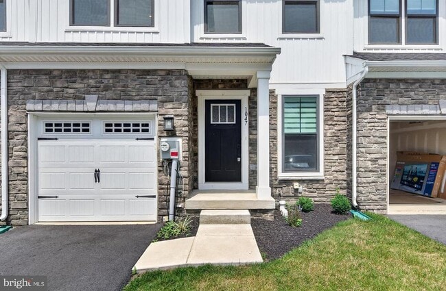 Photo - 1047 Watson Ct