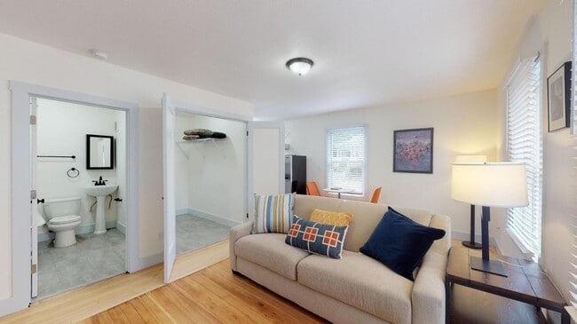 Photo - Red Maple Apartments