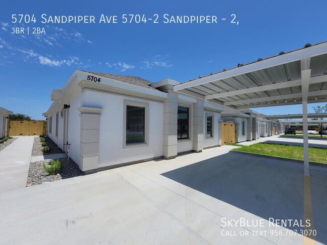 Building Photo - 5704 Sandpiper Ave Unit 2,