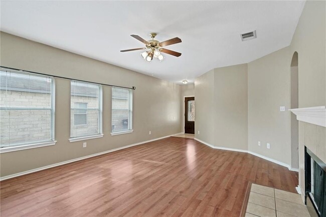 Photo - 702 Pampas Ricas Dr