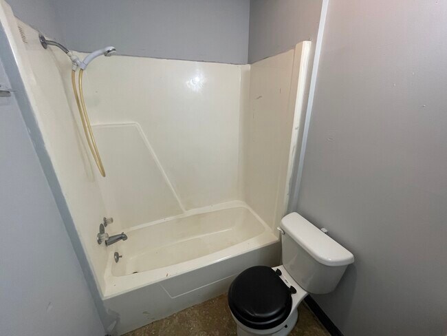 Photo - 111-2 Fairweight-