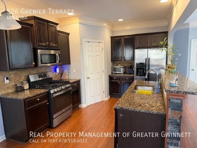 Photo - 526 Grenier Terrace NE