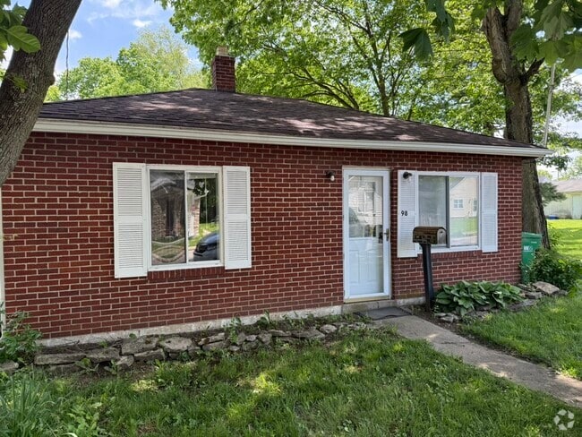 Building Photo - 98 N Franklin St Rental