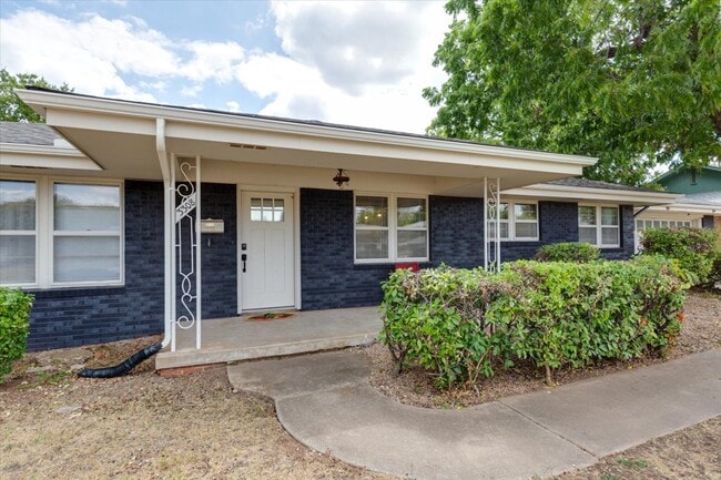 Building Photo - 3308 NW Atlanta Ave