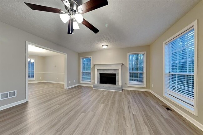 Photo - 1664 Summit Pl Way