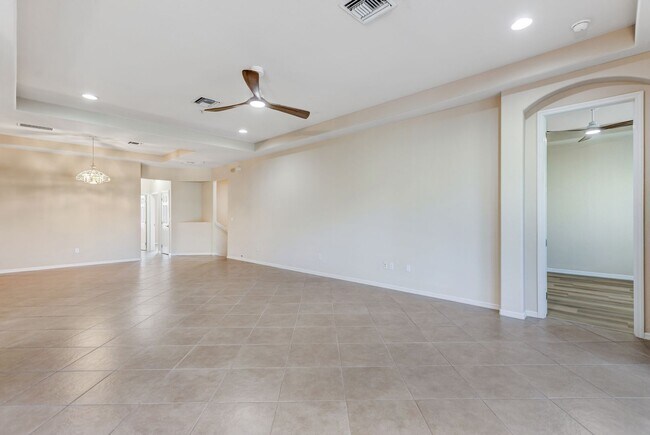 12866 Carrington Cir