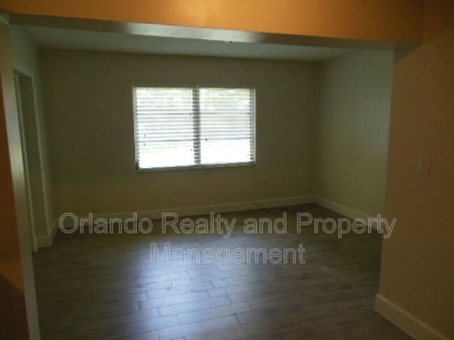 Photo - 404 Oakhurst St