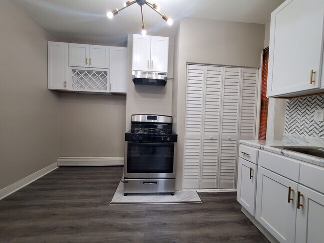 152 Seaview Ave 2R - 150 Seaview Ave Unit 2R