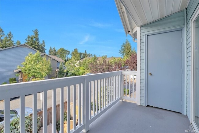 Photo - Top Floor 2 bed Condo in Renton available ...