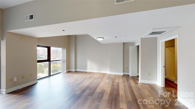 Photo - 715 N Church St Unit 212