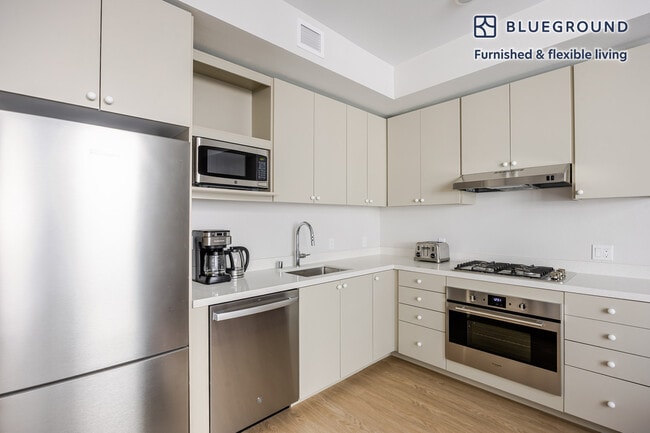 Photo - 200 Mesnager St Unidad FL4-ID1244