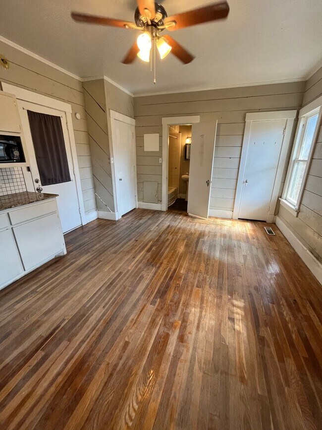 Photo - CJ 2017 17th Street JW Unit B