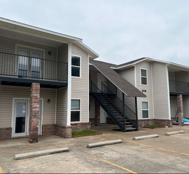 Building Photo - 316 Erin Pl Unit 201