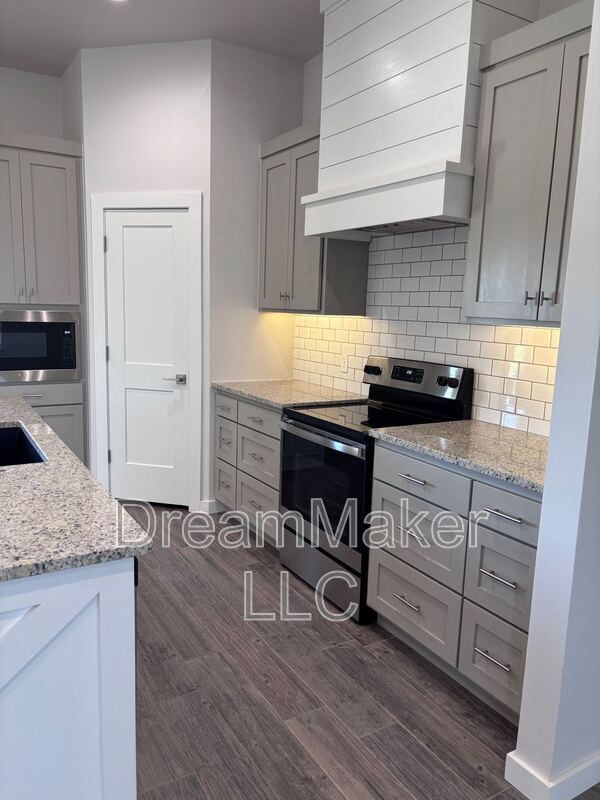 Photo - 900 Apple Blossom Wy