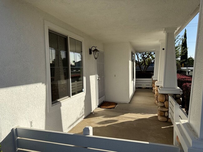 Photo - Large two story in Rose Hollow neighborhoo...