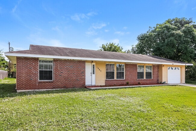 Photo - 1983 SE Floresta Dr