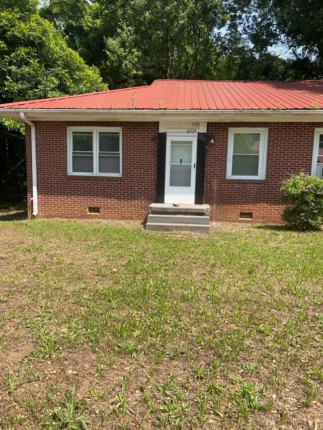 Building Photo - 603 E Orr St Rental
