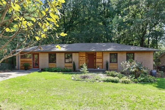 Building Photo - 1995 Commodore Ln