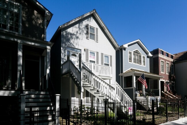 Building Photo - 1738 W Nelson St Unit G00C Rental