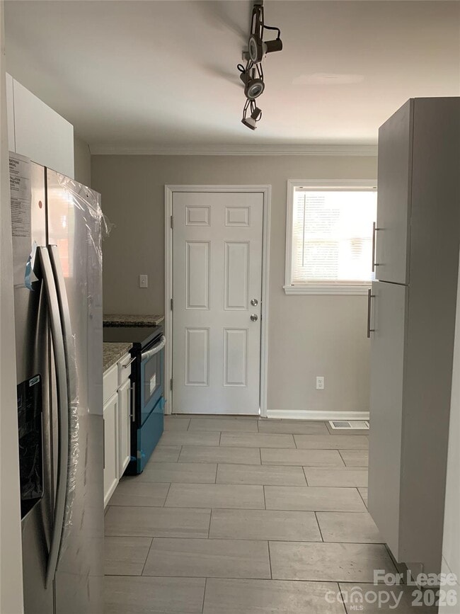 Photo - 2717 Columbus Cir