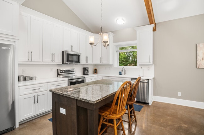 Photo - 205 Woodcraft Dr