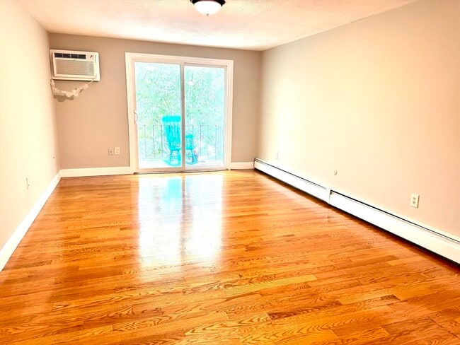 Photo - 72 Mall St Unit 2