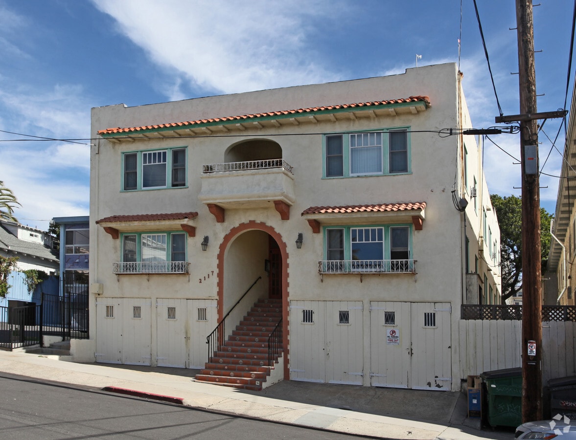Primary Photo - 2117 Front St Apartments