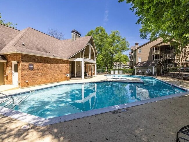 Photo - 405 McGill Park Ave NE Unidad 405