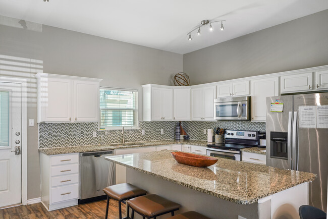 Photo - 15216 Beach Way Dr Townhome