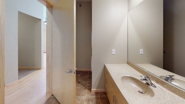 Photo - Metro Crossing