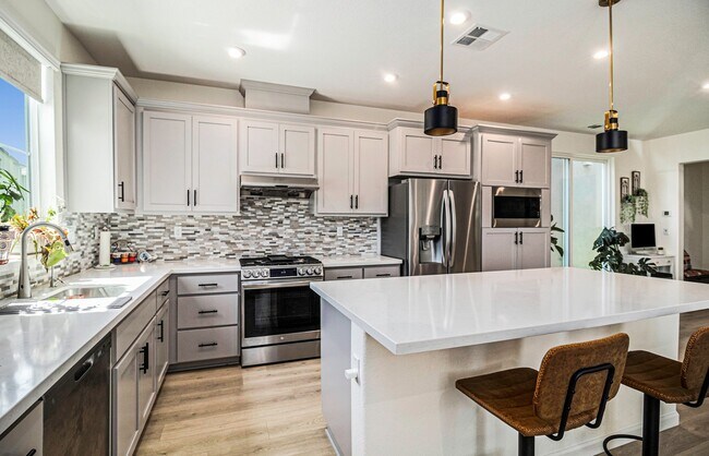 Photo - 1502 Sanctuary St