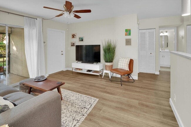 Photo - 6392 Chasewood Dr Unit D