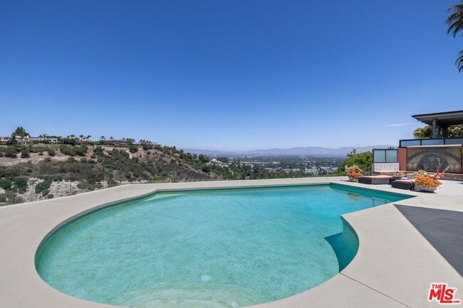 Building Photo - 3655 Glenridge Dr Rental