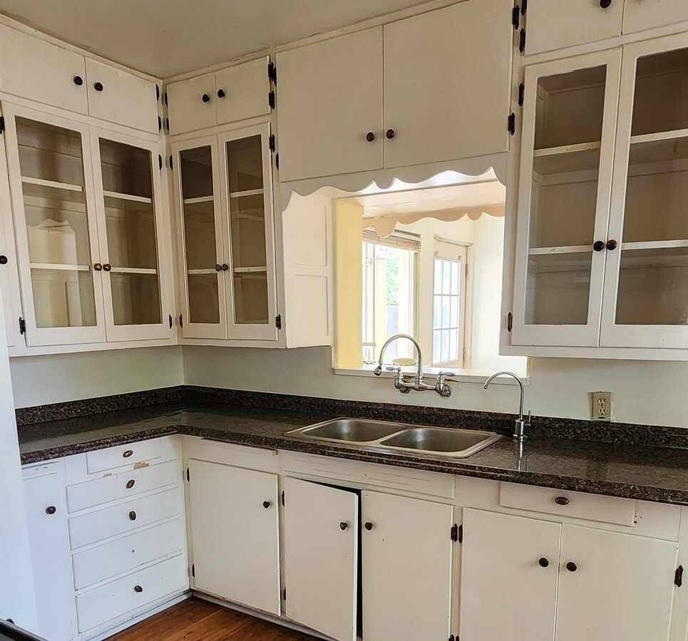 Photo - 631 Lafayette Dr NE