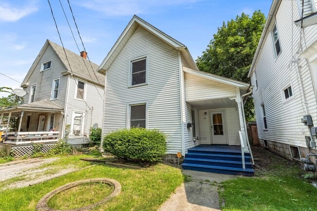 Building Photo - Charming Home with Updates and Covered Por...