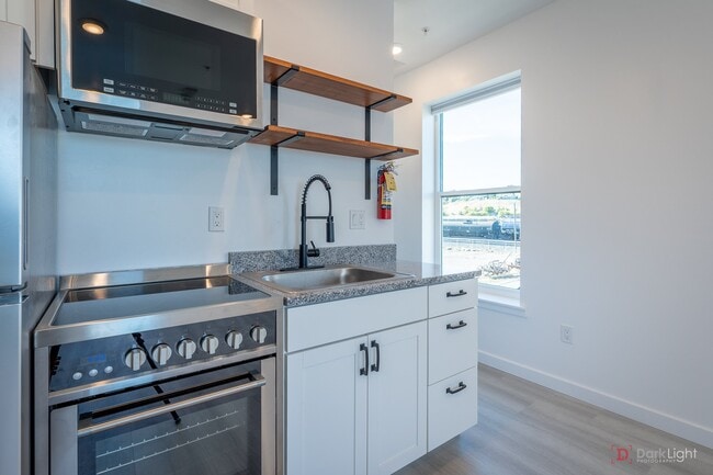 Photo - 130 N F St Unit 18
