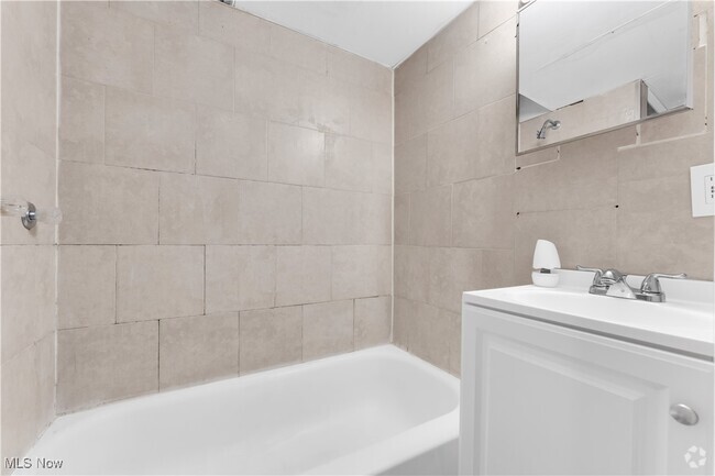Building Photo - 7945 Lorain Ave Unit 1/DN Front Rental