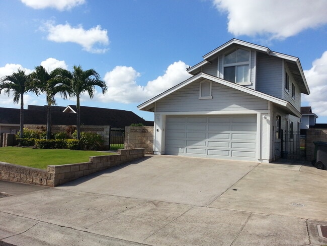 Building Photo - Great 3 Bedroom/ 2.5 Bathroom Single Family Home in Waikele  *First showing on Monday, February 1...