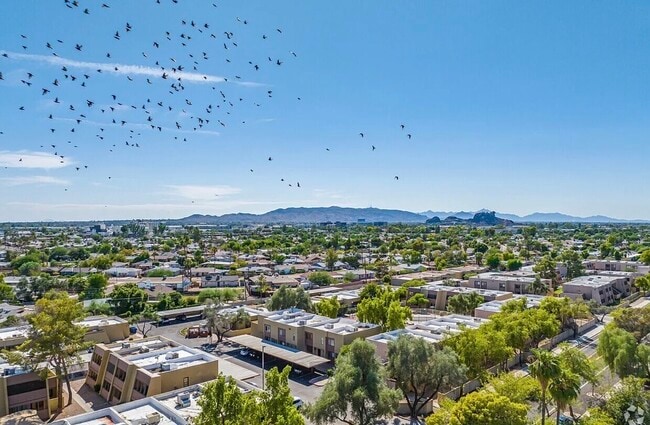 Photo - 700 W 14th St