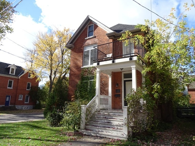 Building Photo - 234 Albert St