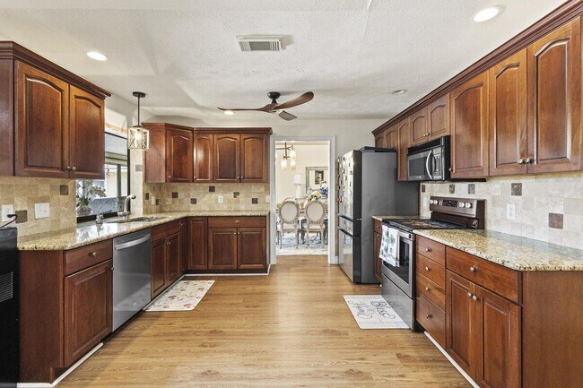 Photo - 1345 SW Cedar Cove