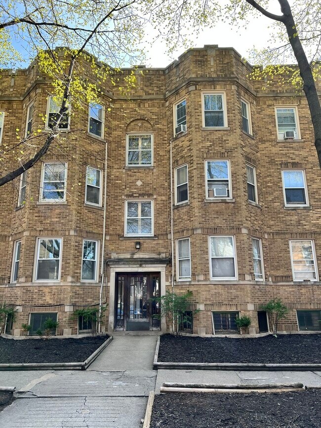 Photo - 3701 N Hoyne Ave Rental