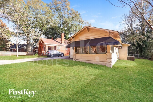 Photo - 1042 Victory Dr SW