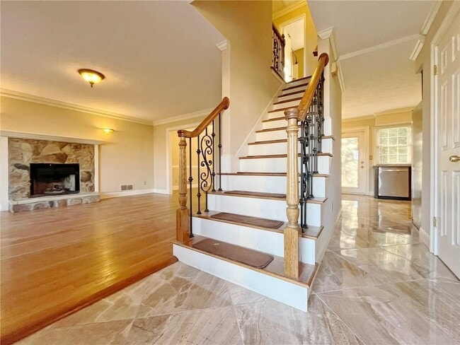 Photo - 2896 Landington Way NW