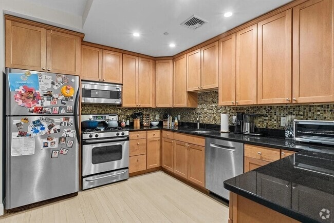 Building Photo - 520 Massachusetts Ave Unit 1 Rental