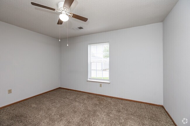 2BR, 1BA - 916SF - First Bedroom